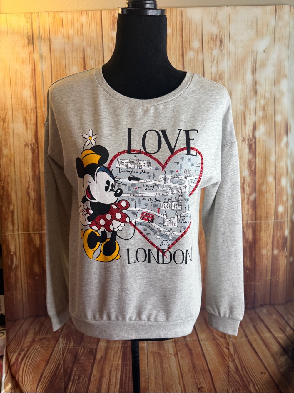 Disney Store Women’s Minnie Mouse Love London Gray Sweatshirt Size XS